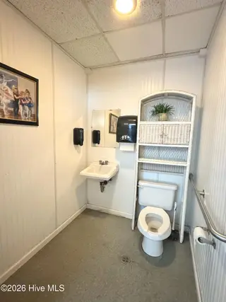 114 E Main Street, Whiteville, NC 28472 – photo 15: Bathroom 2
