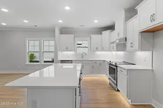 2062 Greenside Manor Drive SW, Ocean Isle Beach, NC 28469 – photo 10: 16_kitchen
