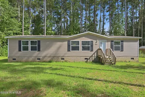 564 Pond Rd, Rocky Point
