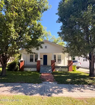 109 E Calhoun Street, Whiteville, NC 28472 – photo 1: Front of House