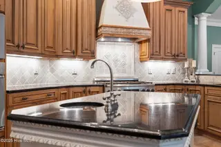 516 Chesapeake Place, Greenville, NC 27858 – photo 16: 27-web-or-mls-BLS_0090