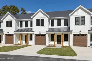 107 Star Lake Circle C, Cape Carteret, NC 28584 – photo 3: 3-web-or-mls-1S3A2480