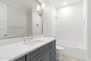 805 Mulberry Street Unit 211, Beaufort, NC 28516 – photo 23: Bathroom 2