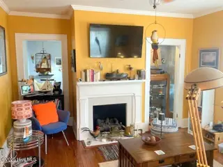 428 E 2nd Street, Washington, NC 27889 – photo 10: yellow room 2