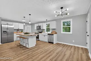 206 Regalwood Drive, Jacksonville, NC 28546 – photo 7: Kitchen