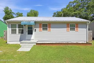 518 Ruth Avenue, New Bern, NC 28560 – photo 1: Exterior