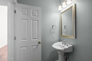 3302 Hogan Court A, Morehead City, NC 28557 – photo 20: 7-web-or-mls-1S3A7589