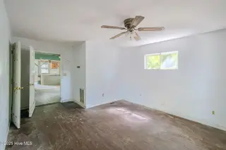 409 S Bodenheimer Street, Burgaw, NC 28425 — 3-bedroom home, Burgaw, NC, photo 14 of 33: 13-web-or-mls-409 S Bodenheimer St-113