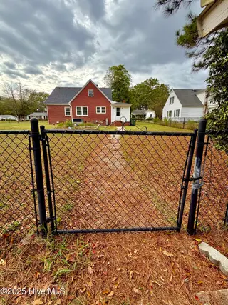 406 N Caswell Street, La Grange, NC 28551 – photo 11: IMG_0413