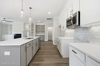 2410 Great Laurel Court, Greenville, NC 27834 – photo 23: 37-web-or-mls-img_6058