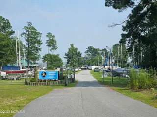 1207 Crows Nest Court, New Bern, NC 28560 – photo 17: 20230718_154527