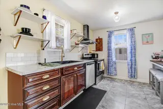203 Banks Avenue, Goldsboro, NC 27534 — 3-bedroom home in Jefferson Park, Goldsboro, NC, photo 10 of 22: 17-203 Banks Ave-17