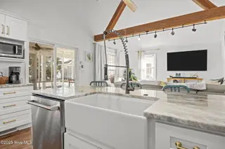 2517 Waccamaw Shores Road, Lake Waccamaw, NC 28450 – photo 16: Kitchen