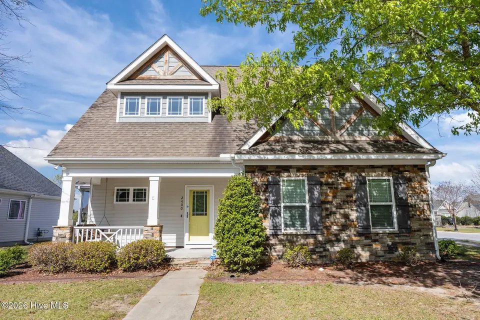 2400 Bray Court, Winterville, NC 28590 — 4-bedroom home in Davencroft Village, Winterville, NC, photo 1 of 53: Primary Photo