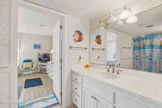 289 Salter Path Road 10, Pine Knoll Shores, NC 28512 – photo 9: Shared Bath