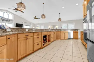 100 Oleander Court, Surf City, NC 28445 — 8-bedroom home in Bland Shores, Surf City, NC, photo 19 of 72