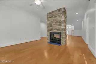 200 Shore Point Drive, Wilmington, NC 28411 — 4-bedroom home in Bayshore Crossing, Wilmington, NC, photo 23 of 71