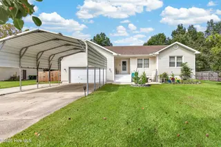 106 Quartz Drive, Jacksonville, NC 28540 — 4-bedroom home in Greystone, Jacksonville, NC, photo 2 of 36