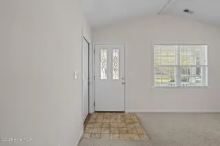 2403 Westover Lane, New Bern, NC 28562 — 3-bedroom home in Berkshire, New Bern, NC, photo 5 of 28: 27-web-or-mls-DSC_6850