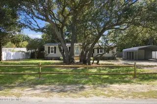 621 Harbor Drive SE, Bolivia, NC 28422 — 3-bedroom manufactured home in Sunset Harbor, Bolivia, NC, photo 8 of 44