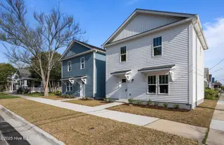 925 Campbell Street, Wilmington, NC 28401 – photo 1: 36-web-or-mls-DSC03511 cropped