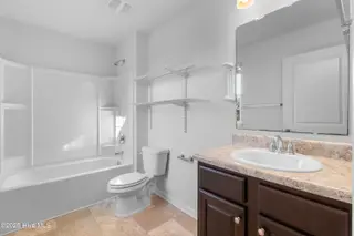 113 Presley Lane, Wilmington, NC 28411 – photo 21: 2nd bathroom