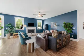146 Ballantine Grove Lane, Newport, NC 28570 – photo 7: Living room