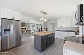 824 Pelican Drive, New Bern, NC 28560 – photo 15: kitchen