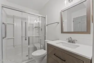 1302 Chancery Court, Aberdeen, NC 28315 – photo 17: 1302 Chancery kitchen bath
