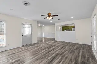 329 Lakewood Drive, Jacksonville, NC 28546 – photo 3: 5