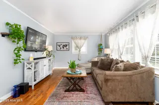 322 Longstreet Drive, Wilmington, NC 28412 – photo 14: 322LongstreetInteriors1
