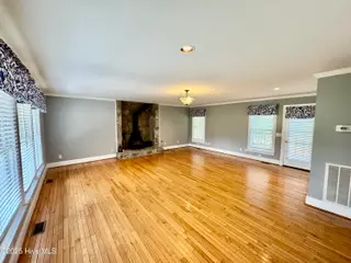 4040 Nc 903, Albertson, NC 28508 — 4-bedroom home, Albertson, NC, photo 17 of 41: Master Bedroom