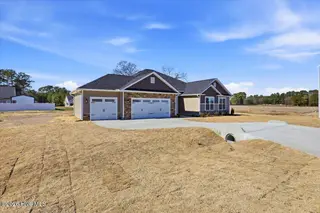 109 Manchester Court, La Grange, NC 28551 – photo 2: 2700 with 3rd car garage