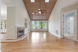 8341 Vintage Club Circle, Wilmington, NC 28411 – photo 5: livingarea