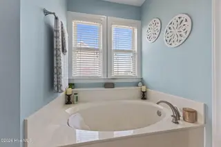 2009 Emerald Drive, Emerald Isle, NC 28594 – photo 21: Primary En-Suite Bathroom