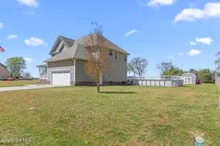 123 Farmington Drive, Richlands, NC 28574 – photo 3: farmington-3