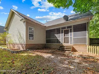 200 Fairmont Lane, Jacksonville, NC 28540 — 3-bedroom home in Williamsburg Plantation, Jacksonville, NC, photo 11 of 64