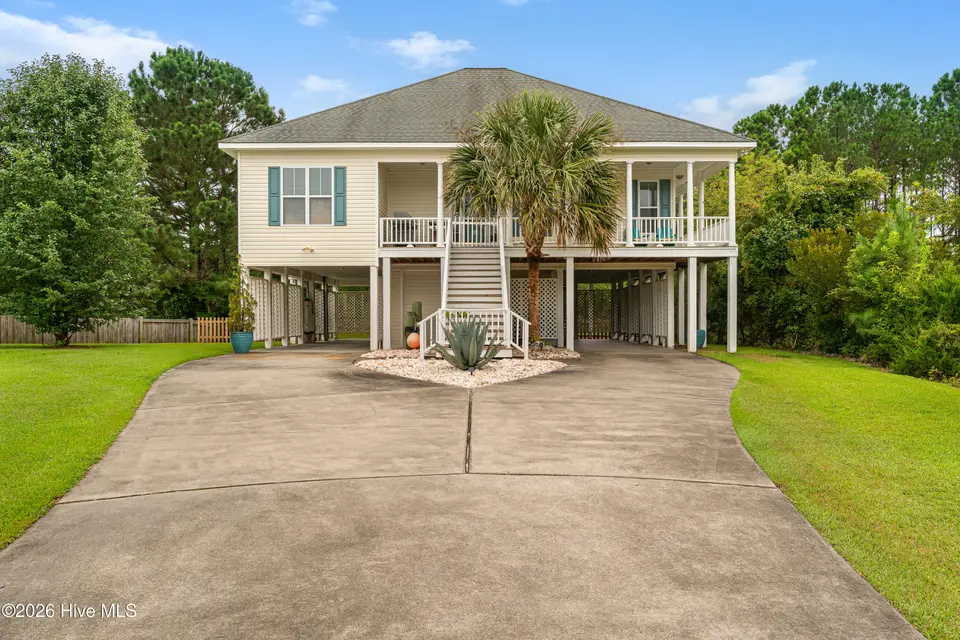711 Captains Point, Beaufort, NC 28516 – photo 1 of 59: Incredible Eastman Creek Landing home