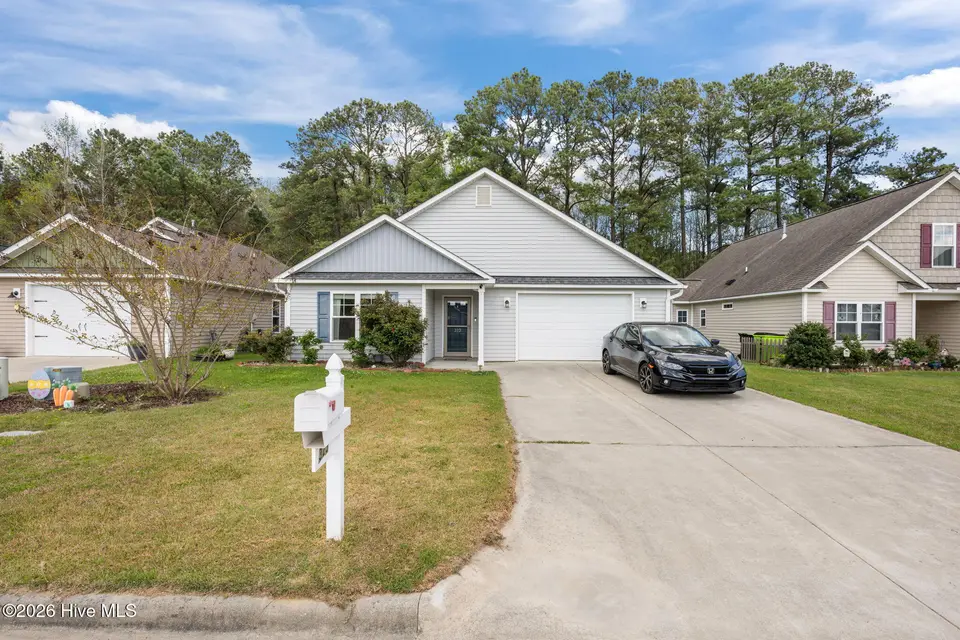 323 Woolard Trail, New Bern, NC 28560 — 3-bedroom home in West Crossroads, New Bern, NC, photo 1 of 41: 2-web-or-mls-DSC_7830