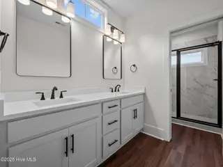 126 Pine View Boulevard, Beaufort, NC 28516 – photo 12: Primary Bath