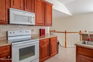 8855 Radcliff Drive NW Unit 43c, Calabash, NC 28467 — 3-bedroom condo in Brunswick Plantation, Calabash, NC, photo 7 of 35: Kitchen