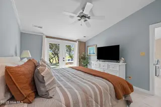 145 Hoop Pole Creek Drive B, Atlantic Beach, NC 28512 – photo 13: 18-web-or-mls-1S3A9163