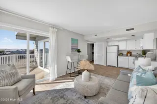 1102 N Lumina Avenue N Apt B3, Wrightsville Beach, NC 28480 – photo 16: 1102NLuminaAvenueUnitB3-12