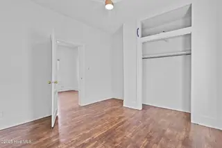 609 N 10th Street, Wilmington, NC 28401 — 4-bedroom home in Brooklyn, Wilmington, NC, photo 10 of 34: Bedroom (10)