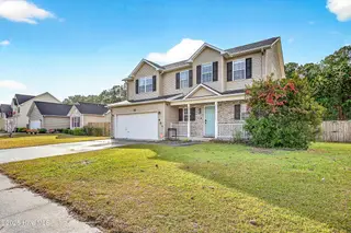 401 Savannah Drive, Jacksonville, NC 28546 – photo 3: 03
