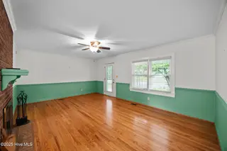 2304 Jefferson Drive, Greenville, NC 27858 – photo 10: 15-web-or-mls-BLS_0015