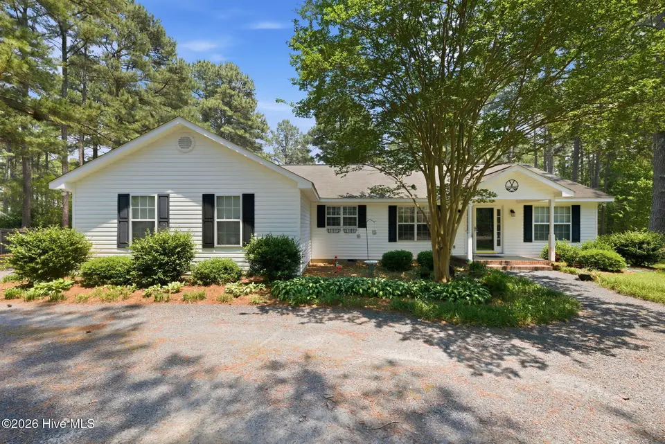 130 Horseshoe Drive, Southern Pines, NC 28387 – photo 1 of 28: 1-web-or-mls-707A3627