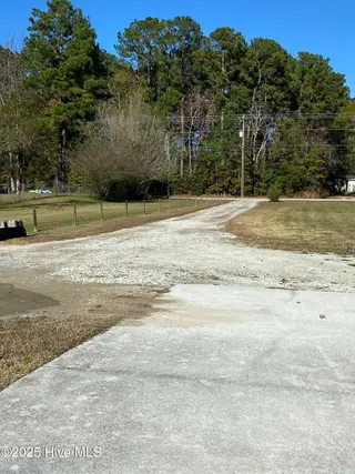 963 Ramsey Road, Jacksonville, NC 28546 – photo 3: Shared Driveway