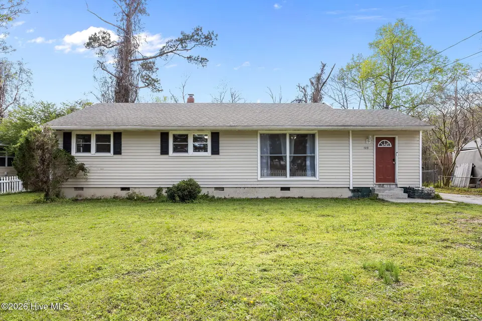 409 Jarman Street, Jacksonville, NC 28540 – photo 1 of 45: 1-web-or-mls-409 Jarman St. 89