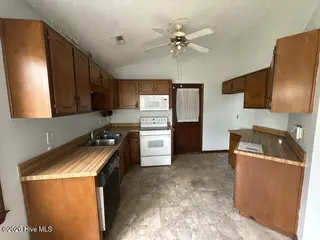 350 Lee Drive, Havelock, NC 28532 – photo 4: Kitchen